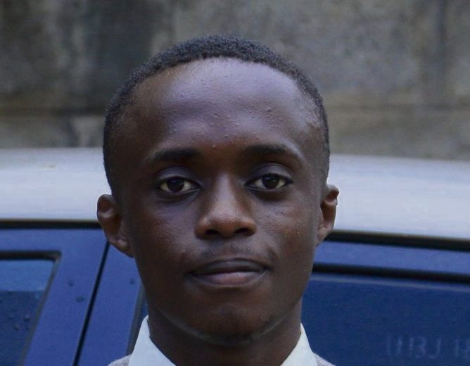 En Ouganda, le journaliste et militant des droits humains, Makana Kennedy Ndyamuhaki a été arrêté et « emmené dans un lieu inconnu par la police ». Il avait appelé à marcher sur le Parlement à Kampala pour dénoncer la corruption d’une partie de la classe politique.
